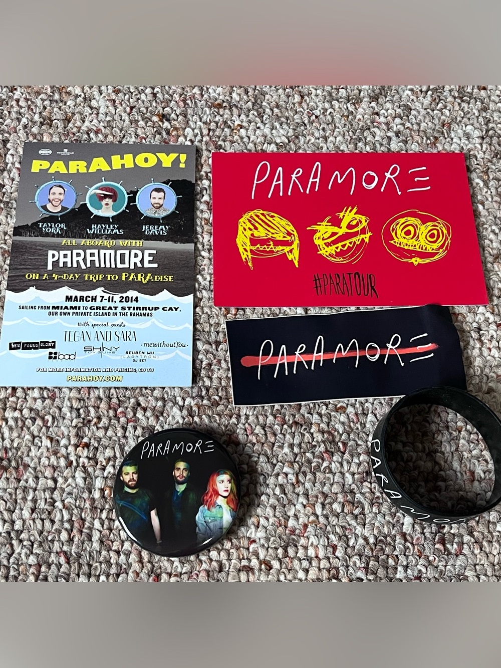 Paramore Self Titled Tour Bundle With Parahoy Post Card